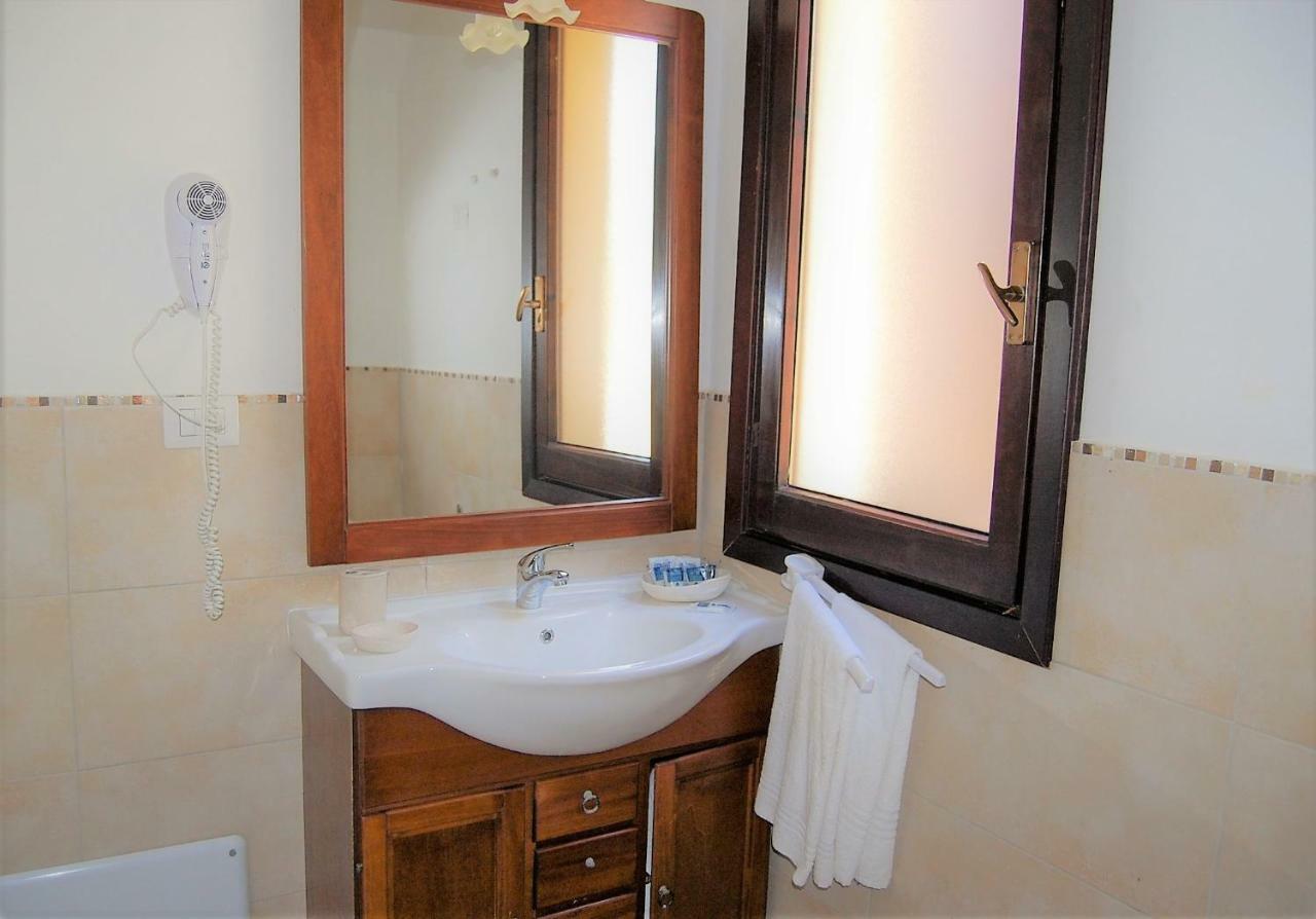 I Lentischi Aparthotel Villasimius Luaran gambar